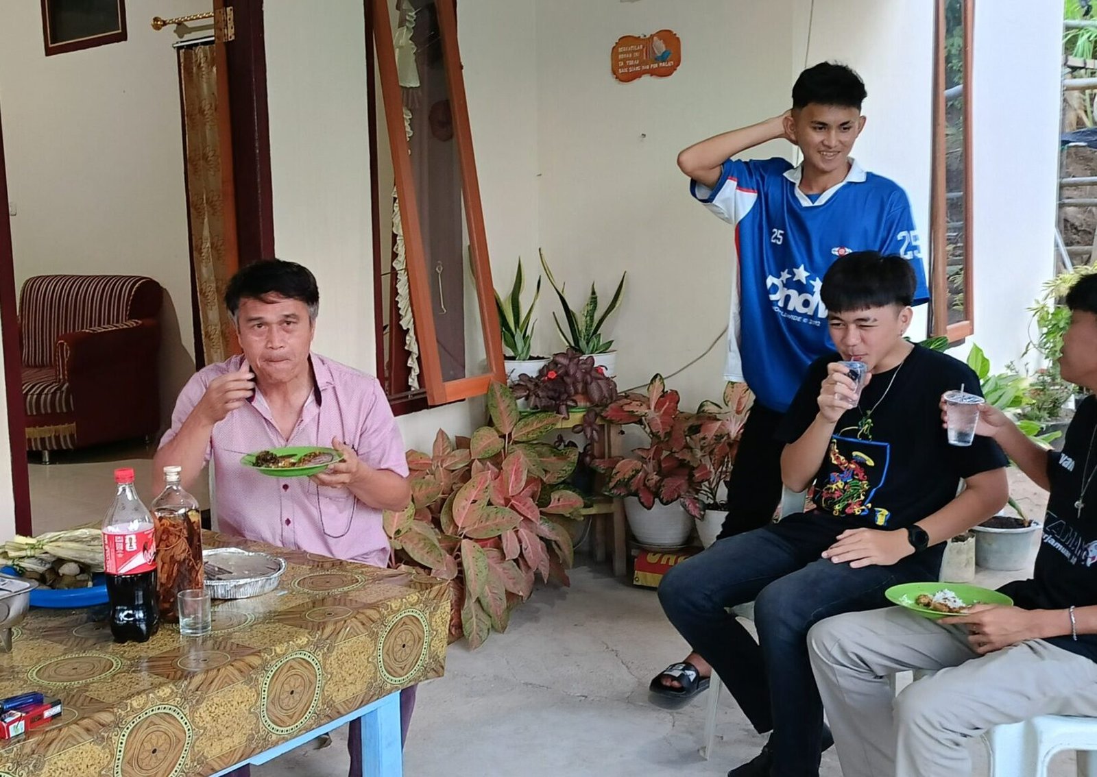 1080x600